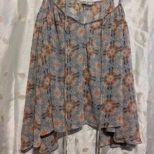 Beautiful art nouveau print flowy boho chic top 🖤